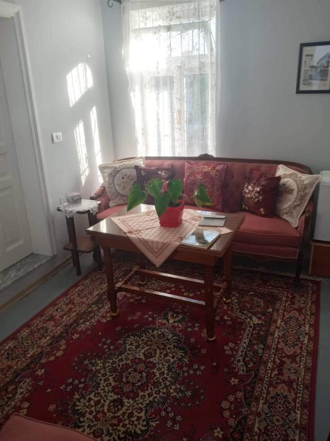 Green Housee Korce Bagian luar foto