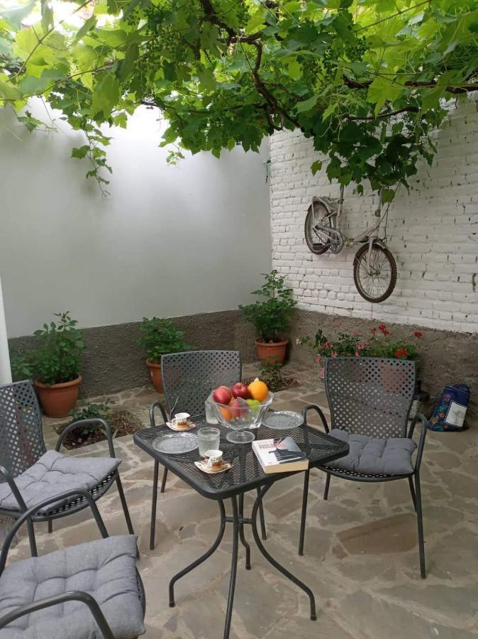 Green Housee Korce Bagian luar foto