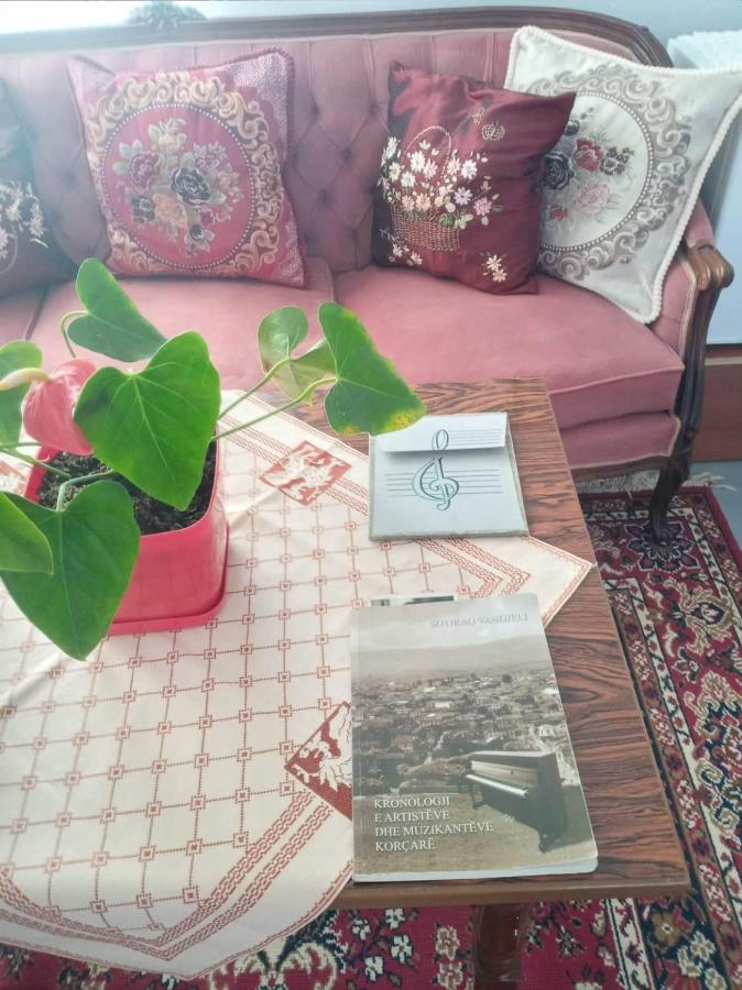 Green Housee Korce Bagian luar foto